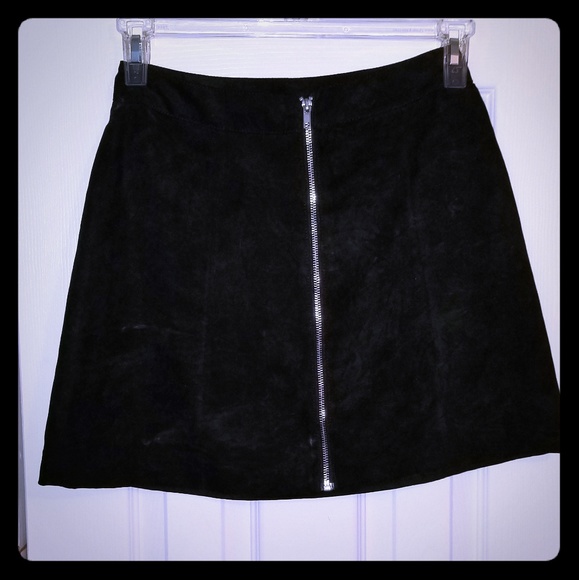 Skirt - Picture 1 of 2